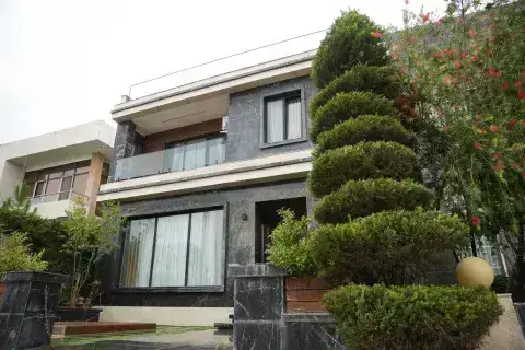 ویلا نما مدرن در چمستان — عکس ۶